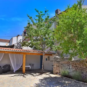 Casa Nini - Cozy House With Sauna And Indoor Jacuzzi Vikendica